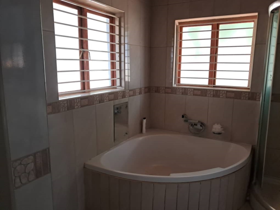 5 Bedroom Property for Sale in Rietfontein A H North West